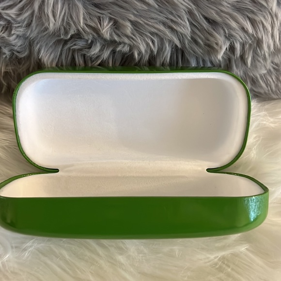 Kate Spade glasses case. Size: Extra large in Green - Picture 7 of 10